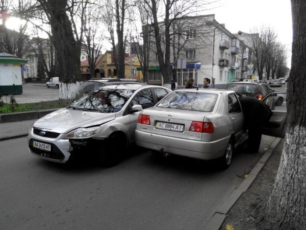 У Луцьку ‒ потрійна аварія